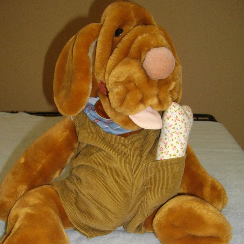 Ganz Bros Wrinkles dog puppet. Vintage/Collectible.